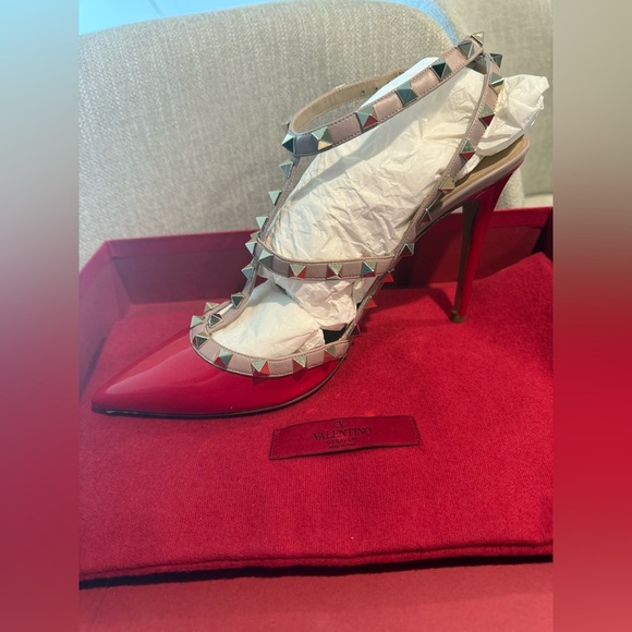 Valentino Garavani Iconic red rockstud  heels size 40.5 - Picture 8 of 15